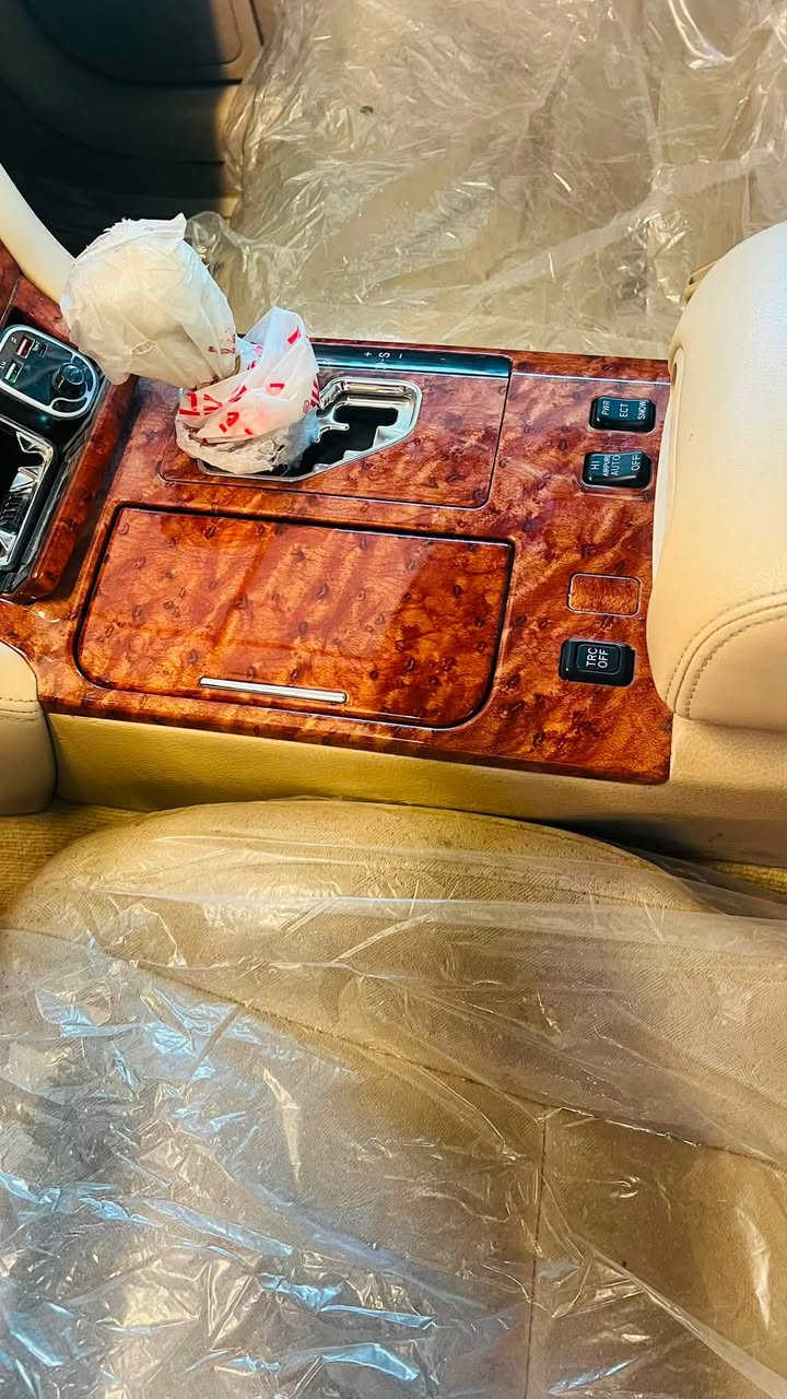 شاهينة رويال ٢٠٠٥ موس
١٨٢ بي دوكةل كيرو مةكينة بة شةرت سوكان ليكزس كوشن كارةبا ***********
***********
