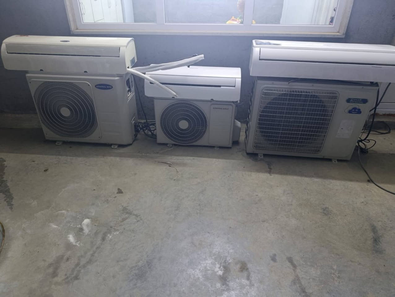 سێ سپلیت بۆ فرۆشتن دانەیەکیان یەک تەن دوانیشیان دوو تەن هەرسێکیان زۆر خاوێنن بێ حەیبن و بێ بۆڕی ، سعری ٥٠٠هەزار قوفلی ،شوێن هەولێر. 
***********
