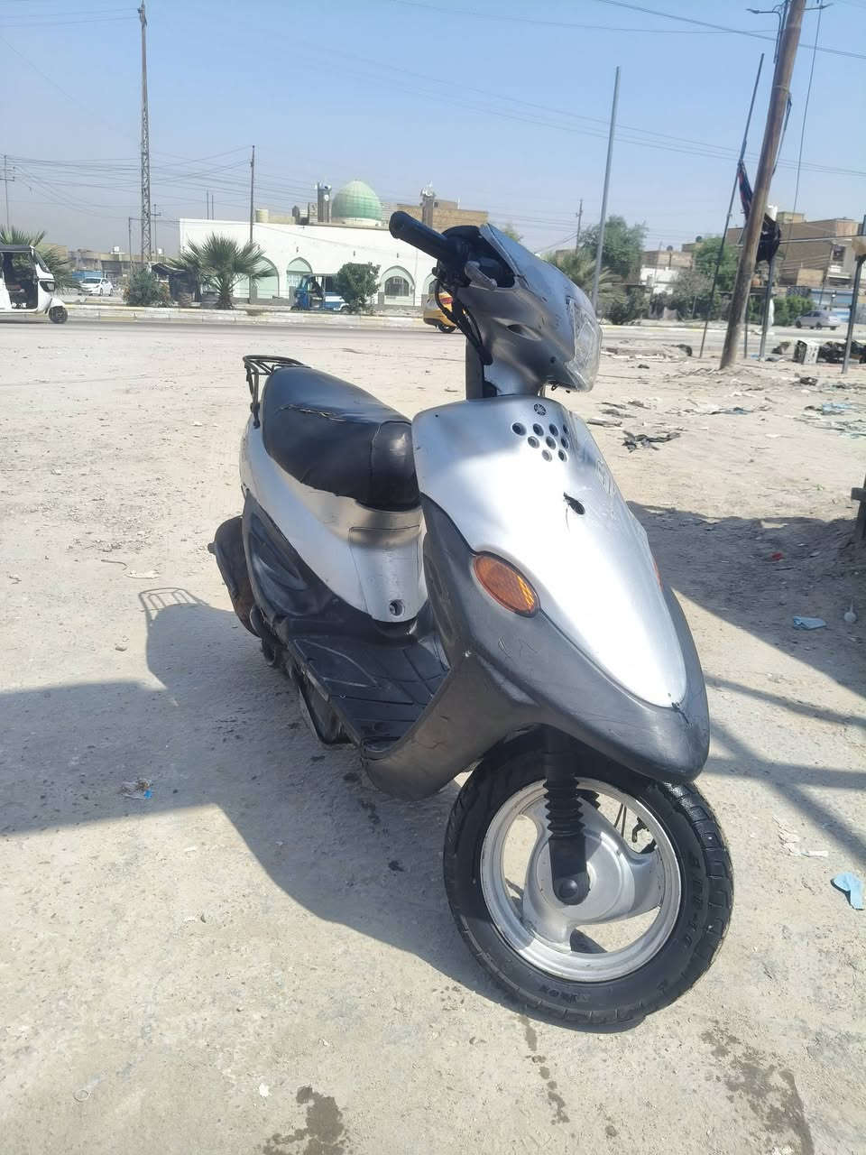 سلام عليكم بيجي للبيع ما مفتوحه دراجه كامله سلف هندر نقص باتري جيب باتري وفحص اشاير لايت بكلايت كله شغال دراجه نضيفه ترايشه موجودات سعره 300وبيه مجال قليل مكاني ناصريه مركز بتضحيه كفرات اصلي تواير جدد هاذه رقمي لشراي***********
