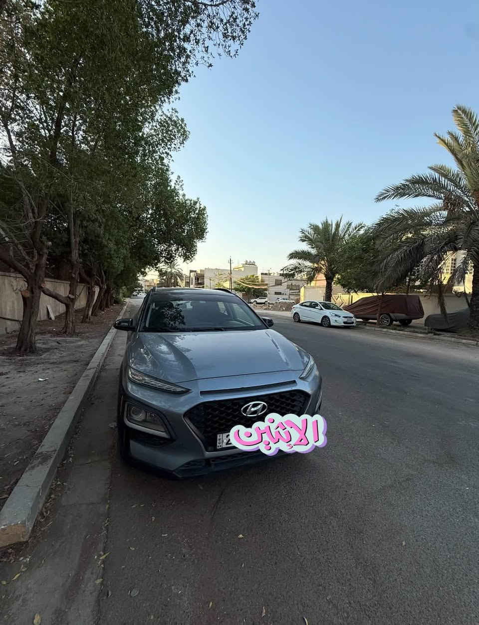 لسلام وعليكم 
هيونداي كونا2018
محرك 2000دوش المرغوب 
كير المرغوبat
رقم سليمانية الجديد 
بصمة 
كشنات تدفئة 
رادارت 
كامرة دواره 
راردي جانبي 
تو كلار لون سلفر
شاشة كاربلاي 
كير محرك تبريد صدر كفالة عامة 
حادث جانبي  
ممشى 80كم 
***********

نص مكتوب في الصور:
- الاثنين
- الإثنين