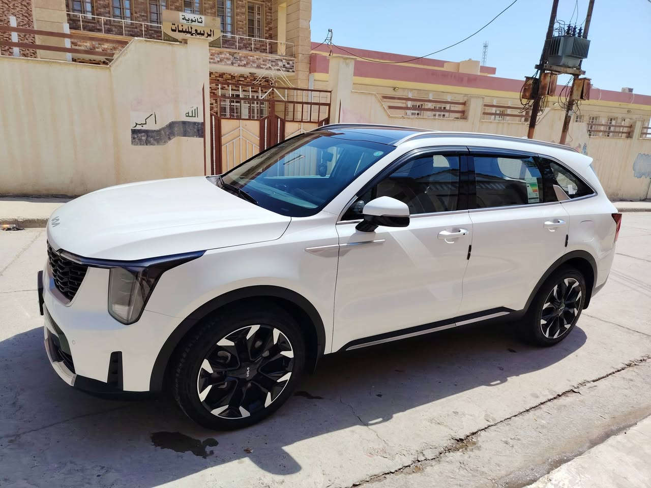 كيا سورنتو موديل 2025 
خليجي ماشي 30 الف بس
  محرك 6 سلندر

السيارة فول مواصفات 
ويل 20
فتحة سقف بانوراما
گير ماوس
مقاعد كهرباء
مري شفط
تبريد 3 قطع 
شاشة كبيرة متصلة 
كاميرا خلفية
حساسات امامية وخلفية
نظام ترحيب
صندوق كهرباء

تحكمات ستيرن كاملة

تشغيل عن بعد

السيارة جاهزة، لا نقص ولا عطل، تاخذها وتتوكل
وبأسمي التحويل ثاني يوم
ملاحضة / بيهه بارد جملغ اربع إصبع + جنطه شبر بارد  

السعر 🟩 تصال 

مكان السيارة موصل تلعفر 
للاستفسار خاص. *********** 
---
