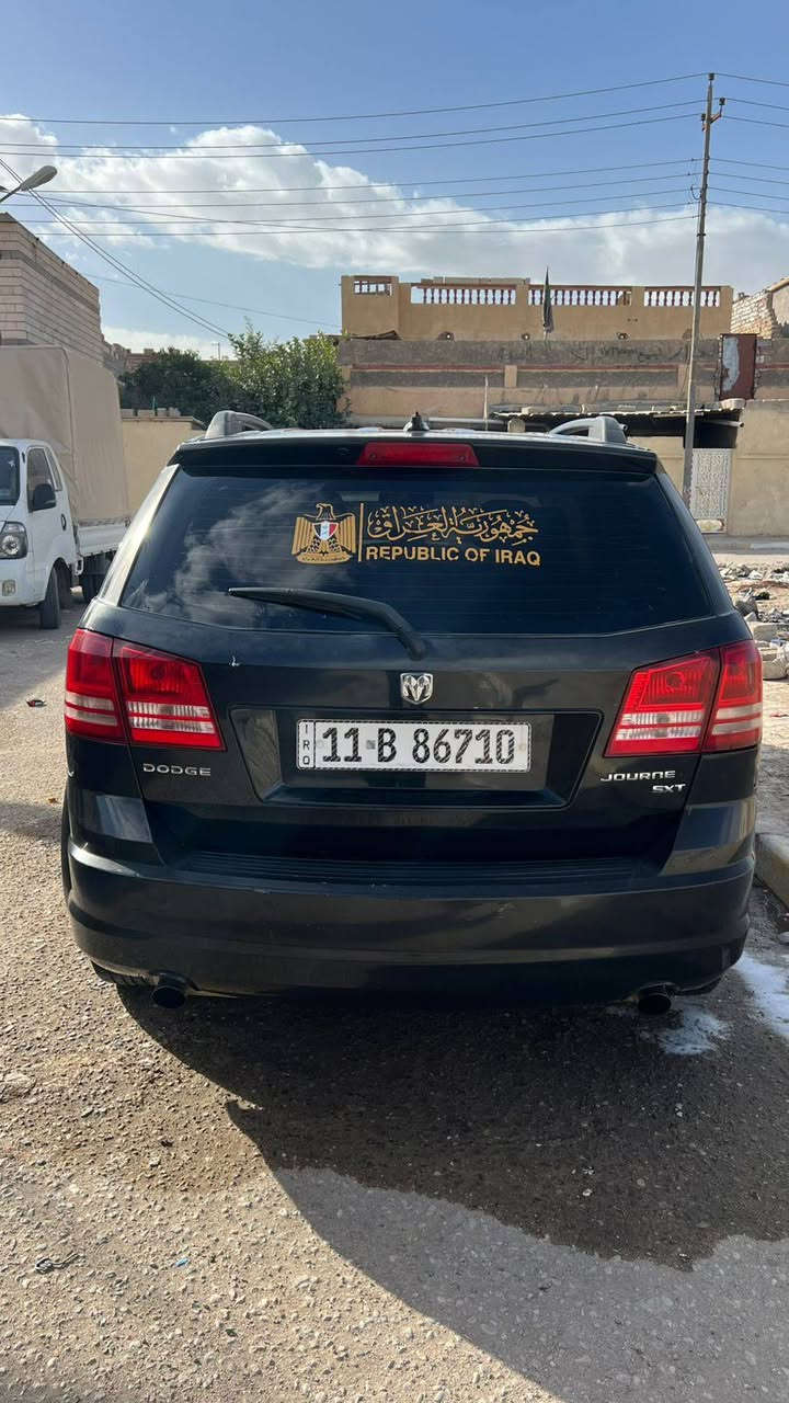 دوج جورني رقم بغداد 6سلندر نظيفه بيها 3قطع صبغ فقط بدون دواخل مكاني بصره تخم تاير باتري جديد حداديه جديده سعرها 85تلفون ***********

