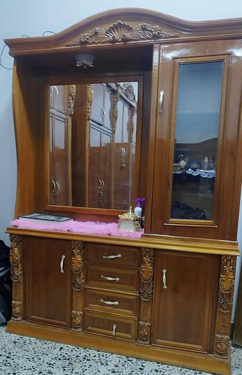 غرفه تسكام.  مسويها ٤ ملايه للبيع مليون و٦٠٠ وبيها مجال.  واسط
