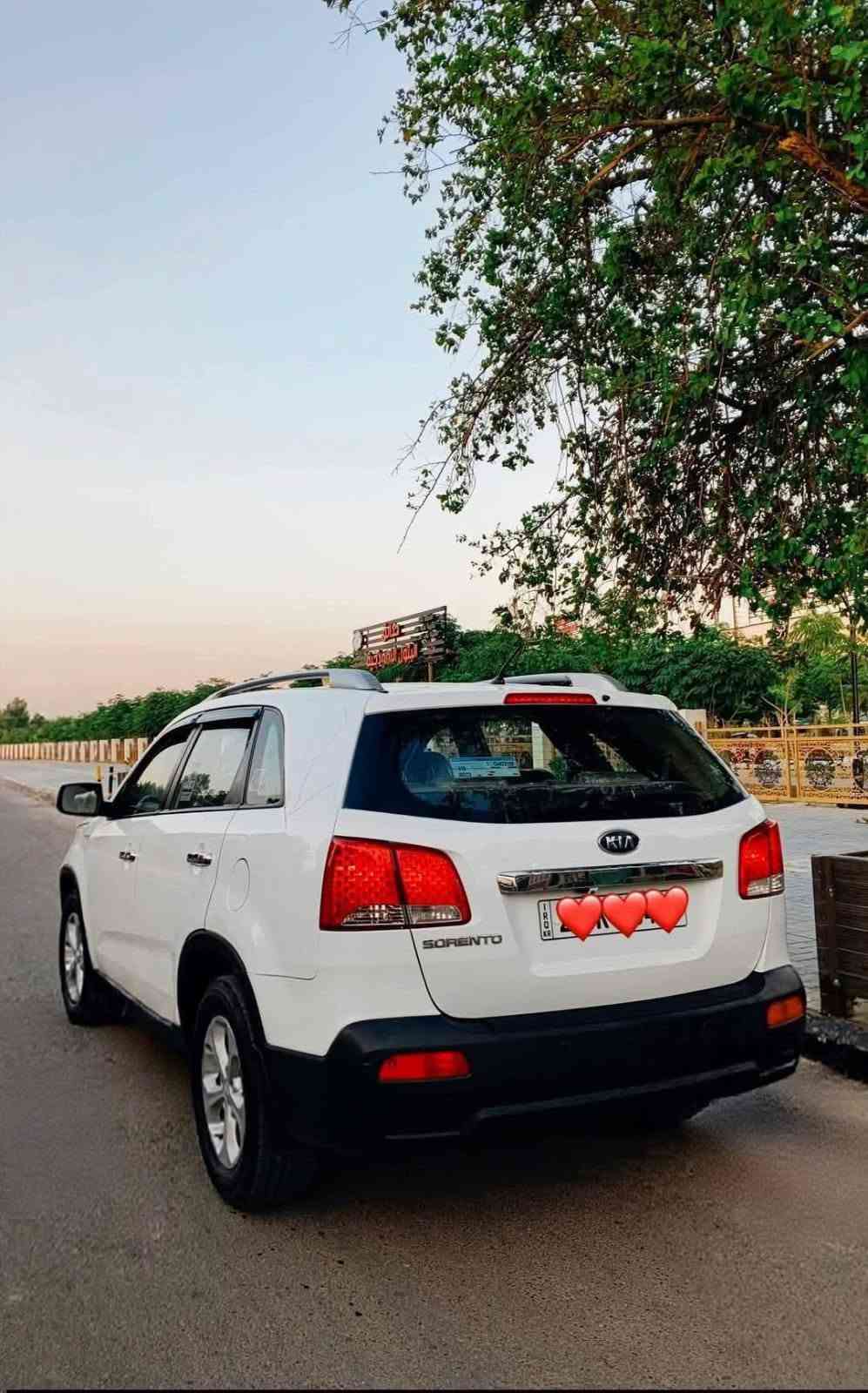 السلام عليكم 
سيرنتو موديل (13) خليجي شرط بدون ظربه فقط صبغ احزام جمالي سته سلندر ثلاثه قطع تبريد سبعه راكب سياره جديد مكينه كير تبريد كلو بشرط السعر ١٠٣ ورقه 
الاتصال ***********
