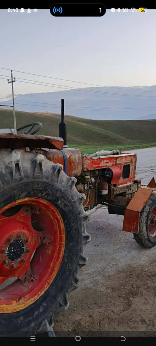 بۆ فرۆشتن عنتر 1984 مەکینەو گێڕ ئەکسل بەشەرت  تایەی پێشی لۆکە؟  دواوە نیووەیە ***********شووێن دورو پشتی عەربەت

نص مكتوب في الصور:
- ***********
- زور خاوينه مودل 84
- 6:17 1.53 4G KB/S 96 Dec 21, 2025 12:01 AM Share Favorite Edit Delete More