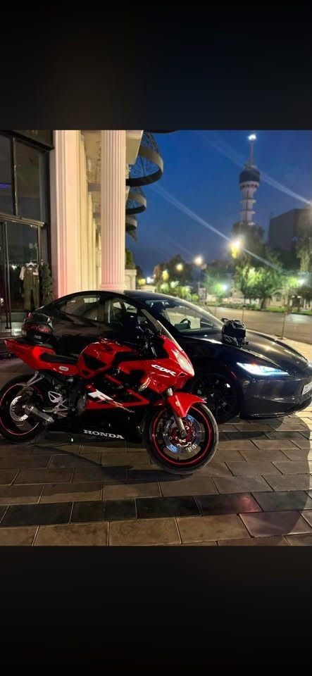 سلام عليكم شباب دراجه بطح امفوراي 600 الدراجه بحالت الوكاله من كلشي اكفلك الدراجه تجي تاخده من باب بيتي  مستعجل عليه حيل عندي ضروف رايده 8 ورقات  رقمي ‭***********‬ مكاني بغداد
