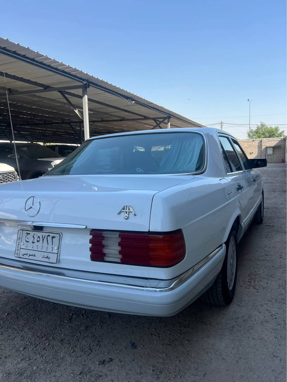 مارسيدس رئاسي 300SE - 1986
كير و محرك بلادي عنكبوت ( قبق اسود) 
سياره بلاديه كلها 
كهربائيات كلها شغاله
تبريد ثلج 
سياره بيها قطع صبغ ابيع احزام من الاخير 
الغرفه الكشنات كلها نضيفه 
بلكات جديده 
نوزلات جديده 
دبل فيت بم ( بوش ) 
منظومه البانزين جديده كلها
عنكبوت صافي 
قواعد دبلات بلاديه لا كص و لا تصليح و لا خياس 
حادث مابيها 
عليها شاشه متحركه 
و لايتات زينون 

للاستفسار الاتصال : *********** بغداد, العراق
