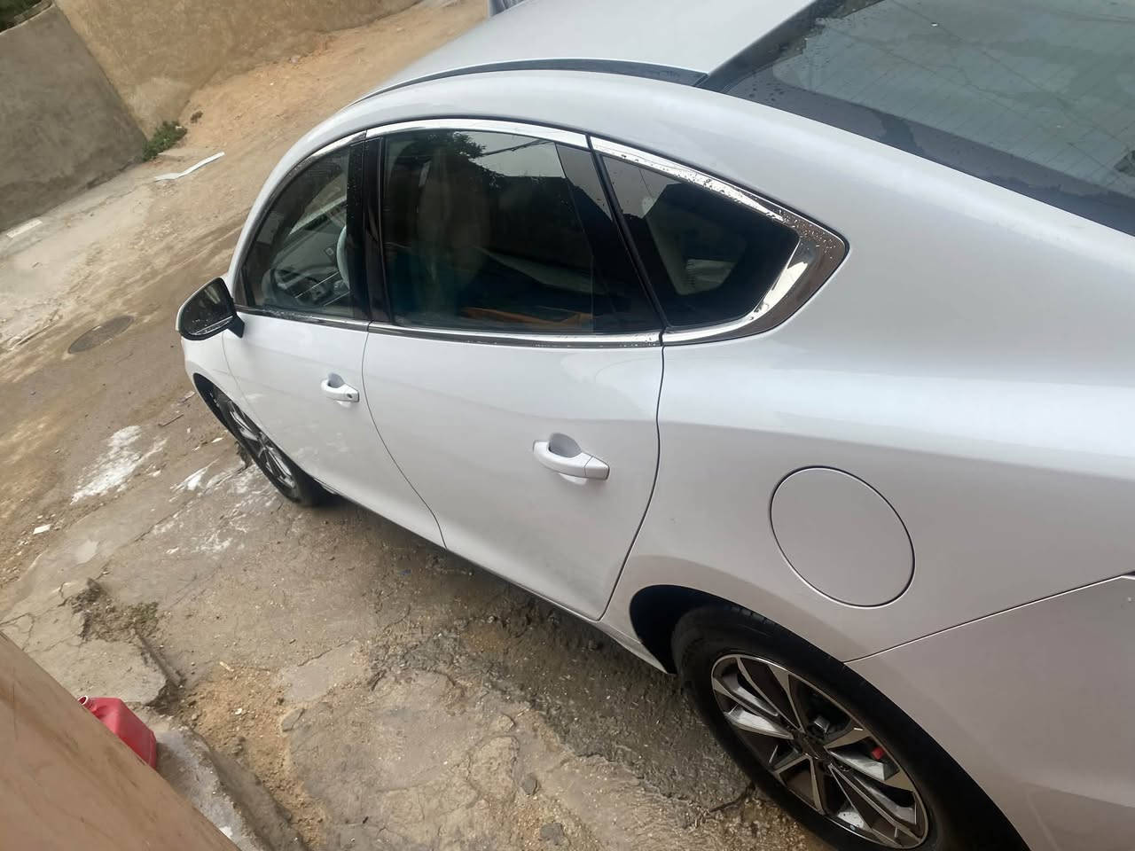 سلام عليكم بي وايدي دستروير 05 سياره نضيفه وحلوه ماشيه 20الف كيلو متر سيارت بحاله الزيرو  مكانه بغداد المنصور الاستفسار ***********
