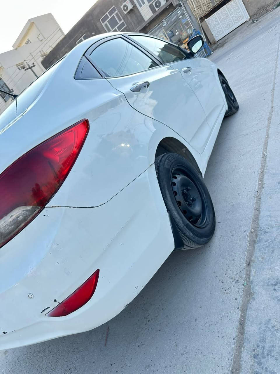 السلام عليكم 
اكسنت 2013 خليجي مكينه 1600 دوش قطرتين رقم بغداد بأسمي ، سنويه لل 27 ، 
بيها 3 قطع رش بدون حادث فقط رش والباقي كفاله ، مكاني ديوانيه 
السعر 77 
***********

