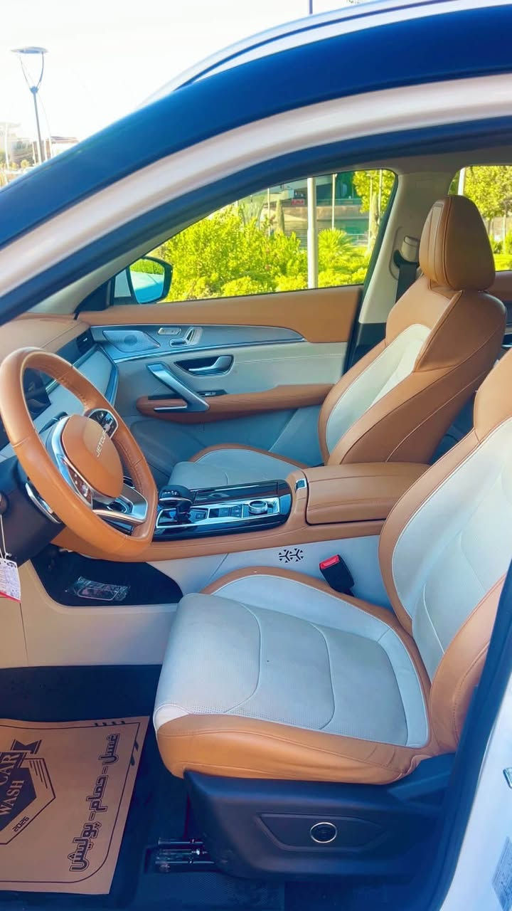 سيارات جيتور X70 plus
موديل 2025
فول مواصفات 
ماشيه 40 ألف 
سعر 190 ورقه 
واتساب ***********
