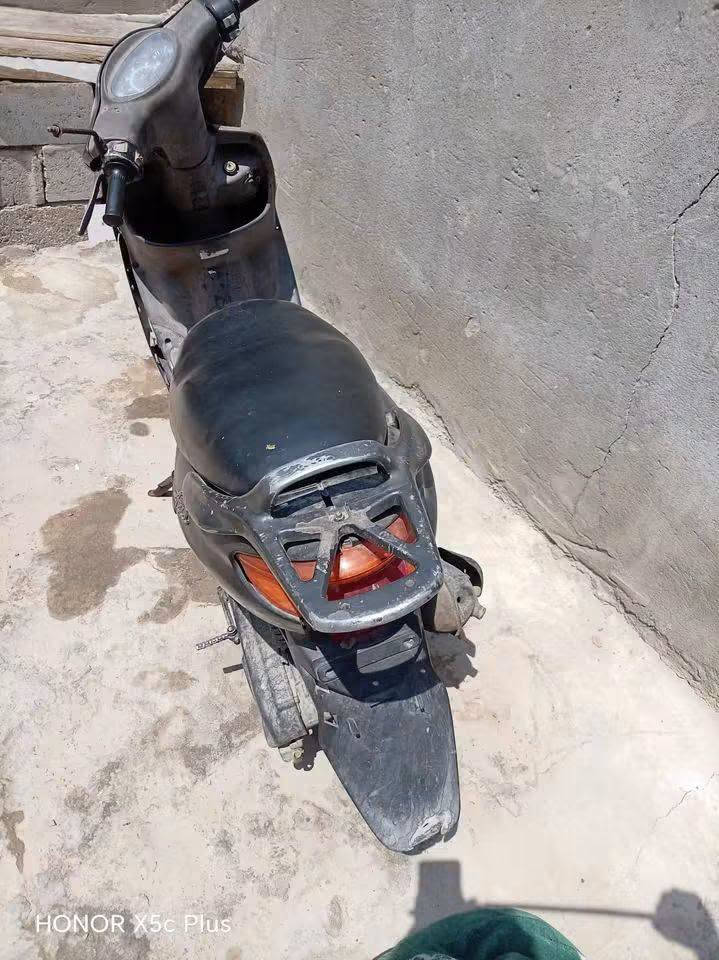 دراجه للبيع أسمه دولفين عطلانه نقصهه سيم بانزين مقطوع وكابريته وصخهه مكاني السماوة***********للبيع
