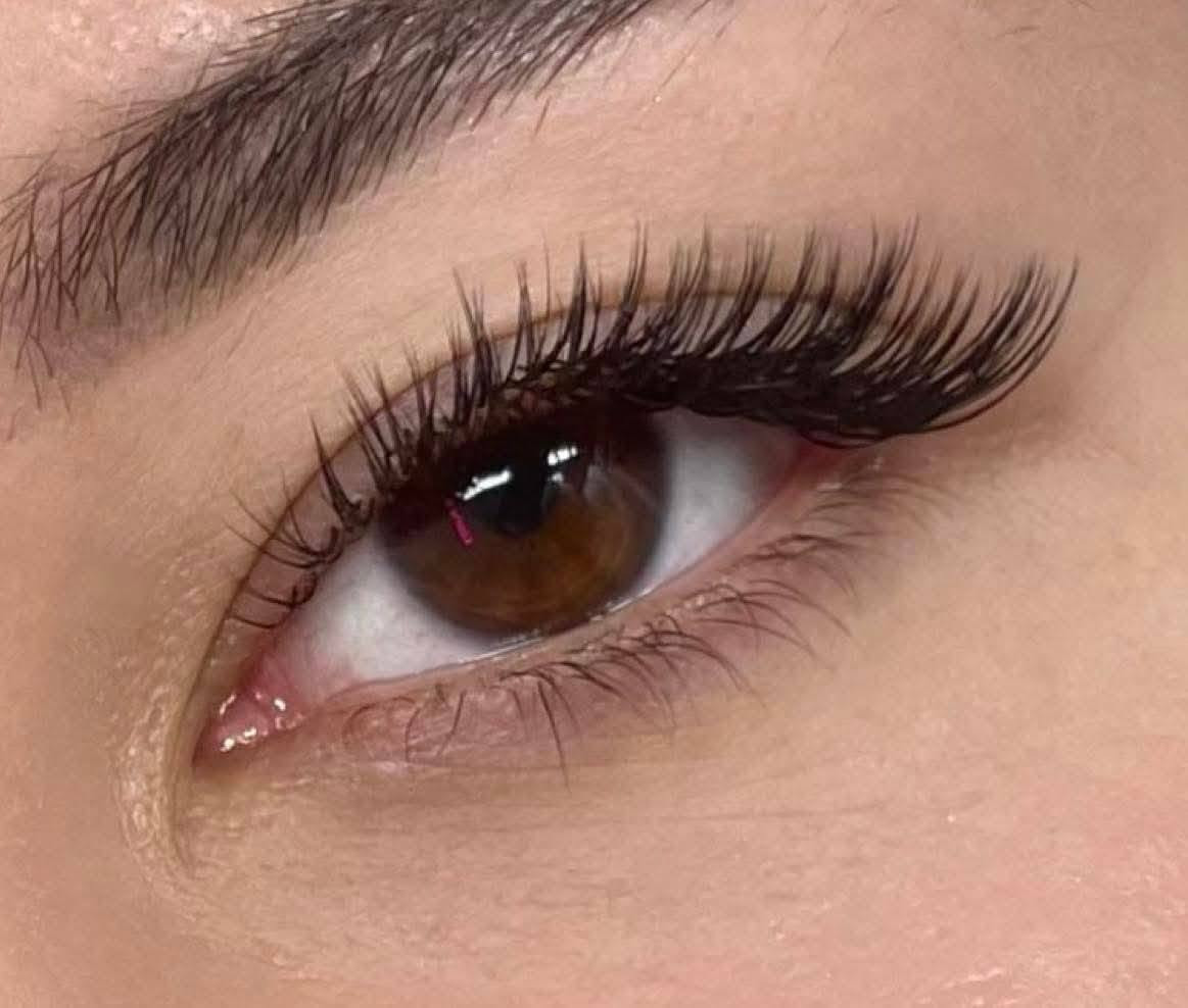 صالون ايلان للتجميل 
شارع المجمعات مجمع بيتي الثاني على شارع 60 مجاور زهرة الغدير للتسوق 🌹🥰 للستفسار واتساب ***********
