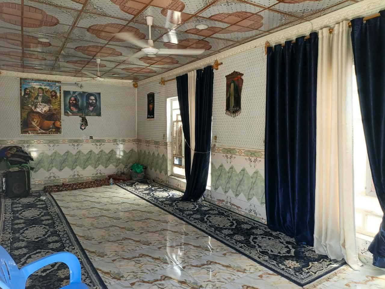بيت للبيع المساحه 240 متر السعر 40 وبيه مجال للشراي يدلل البيت  درجه اولى موقع البيت حي الزهراء على شارع الشريفات مراجعة الرقم ***********
