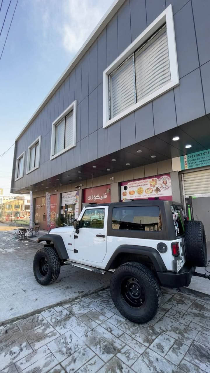 Jeep wrangler 2011 sahara 
Sharika harlm
138,000 roshtwa 
Ger w makina  ba shart 
Sayaraki mak w be masrufa 
Nrxi 130 mahamala 
Gorinawa nakam 
*********** أربيل, العراق

نص مكتوب في الصور:
- ***********
- VOGUE.DETAILING
- VOGUE_DETAILING
- VOGUEDETAILING