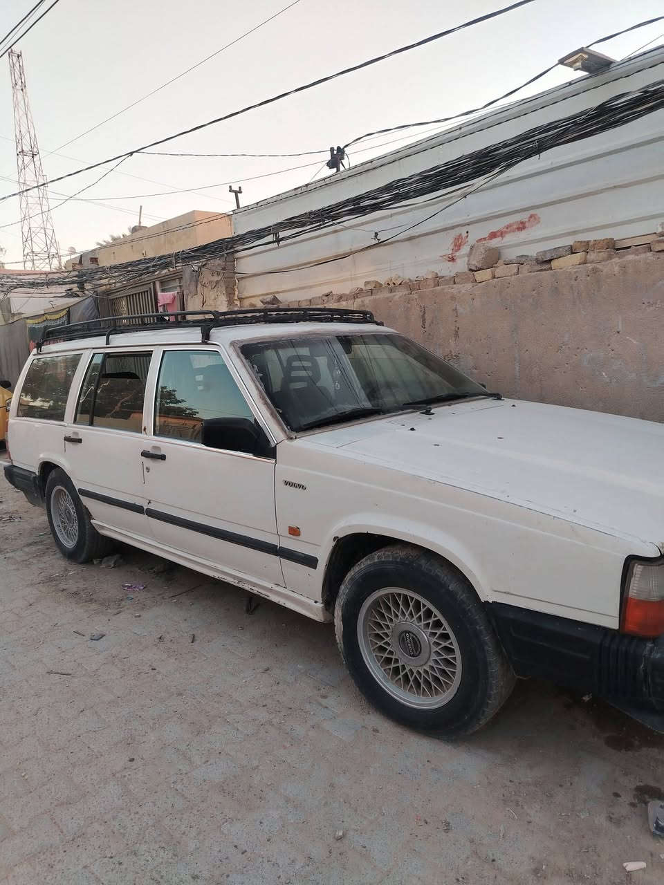 سلام عليكم سياره فالفو 740سياره حلو ونضيفه بيفه خيط بخار مكاني نجف لستفسار ***********
