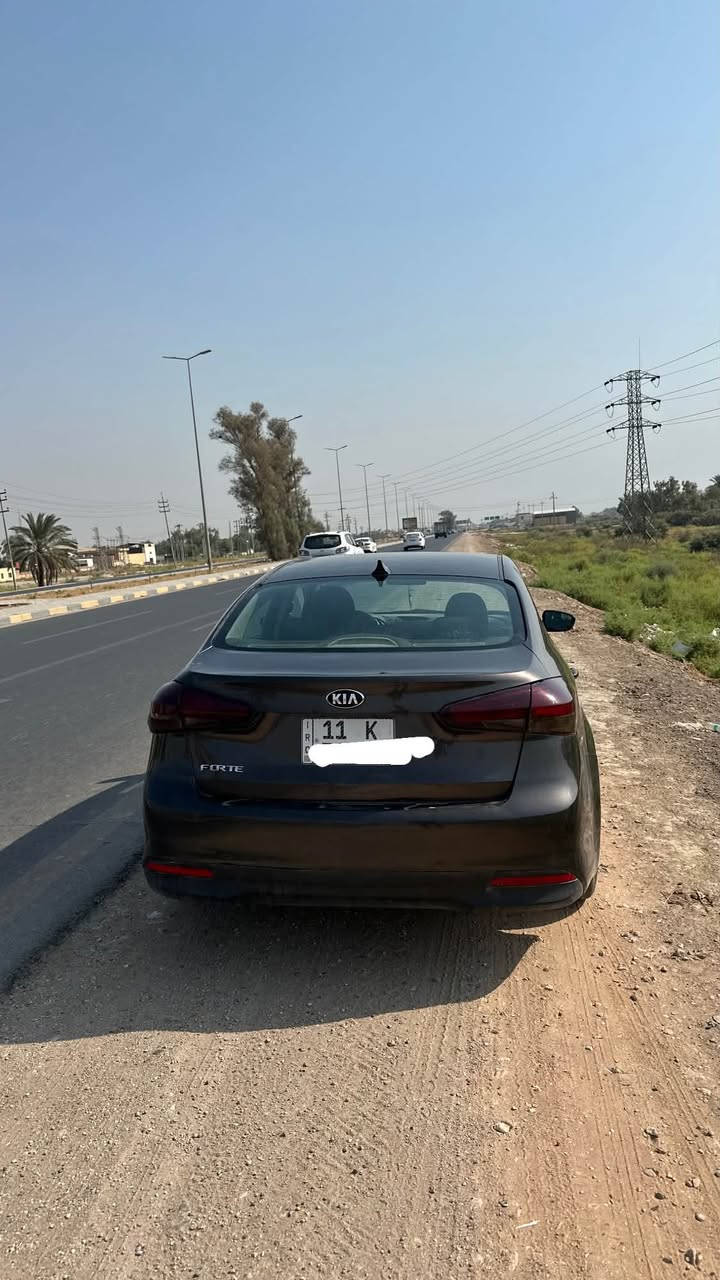 فورتي 2017 بغداد دولي 
صبغها بدون دواخل مثل ما موضح بالسونار بنيد وجاملغ ايمن حادث امريكا وجاملغ امامي خلفي ايسر بالعراق فقط رش 
مكينه كير جدد
تبريد ثلج
كهربائيات كلها شغالة بدون اي نقص 
تخم تاير نظيف 
فقط بوش خلفية نقص 
بابل سيطرة الاثار ‭***********‬
