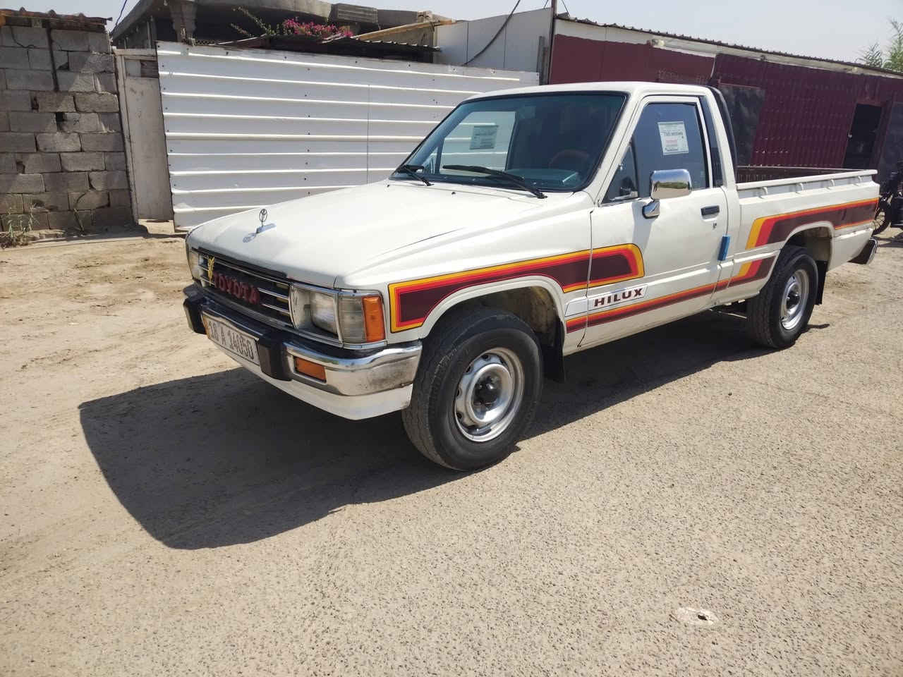 للبيع تيوتا 1988رقم بابل دولي كامله من كلشي المكان  بغداد ابي غريب الزيدان السعر 40 وبيها مجال رقم راعي السياره ***********
