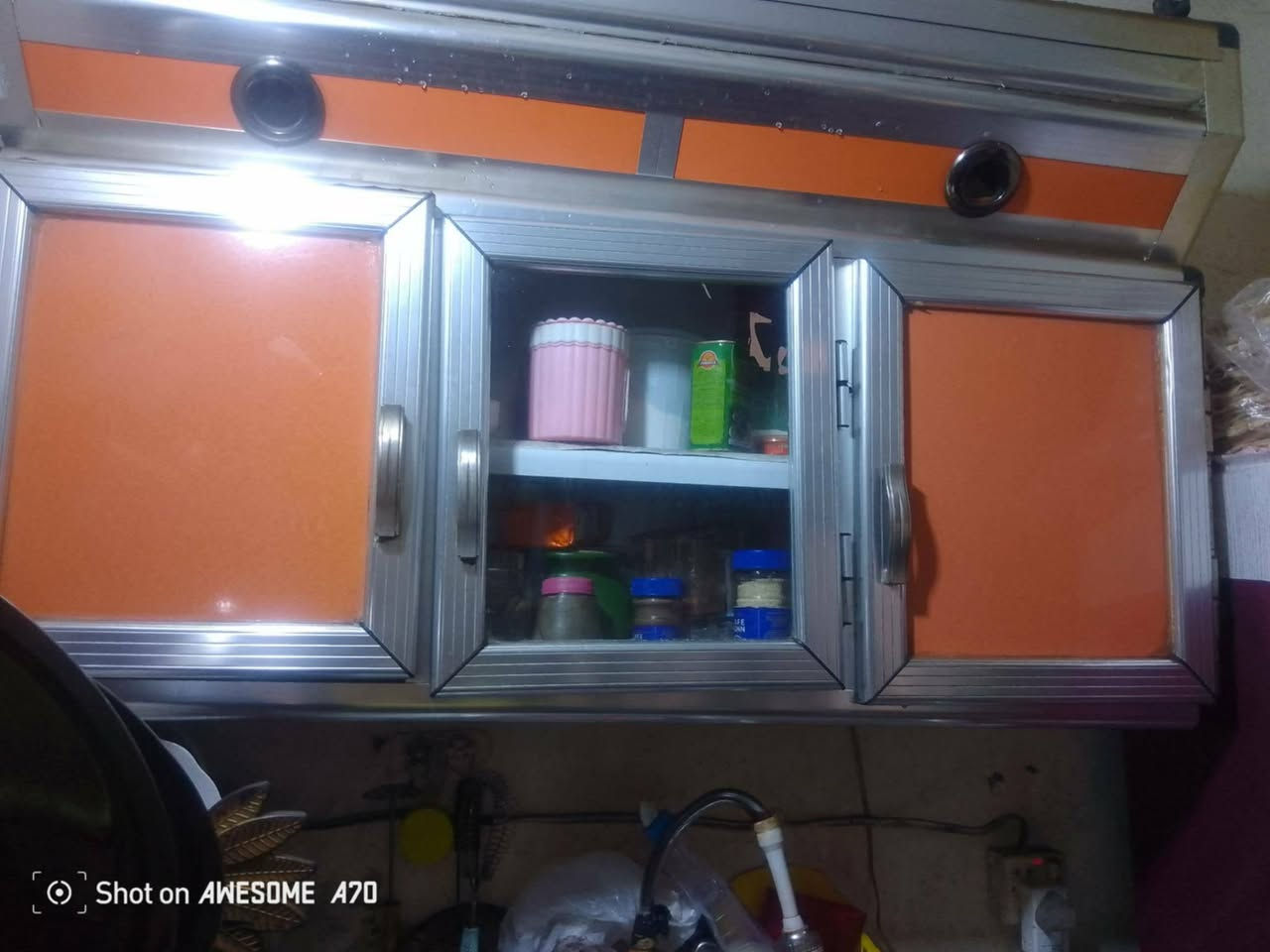 غراض للبيع شلع عنواني حي اور

نص مكتوب في الصور:
- Shot on AWESOME A70