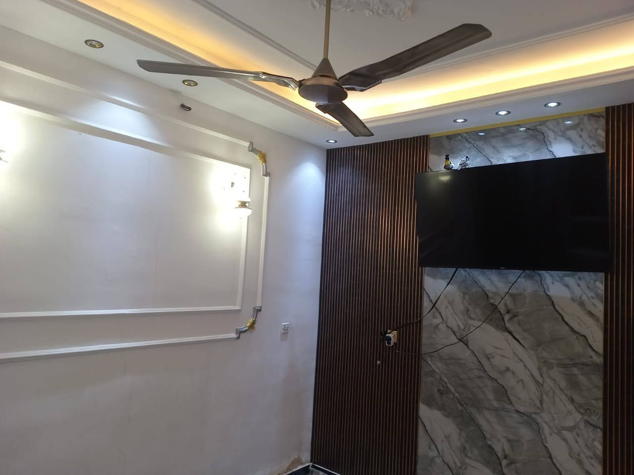 السلام عليكم بيت بل رواد حاكيه 62ونص قاطين ثلاث غرف نوم واستقبال حامات 2توليت خارجيه لاستفسار الاتصال على الرقم ***********
