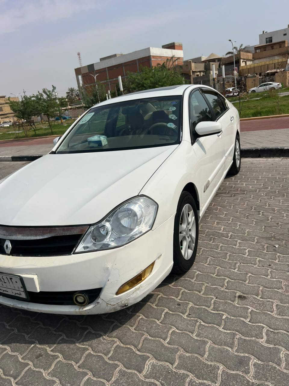 سلام عليكم
رينو سفران 2010 

السياره خير من الله  
 
باردات ثنين جاملغ امامي  

ضربه بصيطه بلجاملغ الي وره السائق 

السياره 4سلندر خير من الله 

السياره فول تجي وتشوف ابعينك 

العنوان البصرة 

المعقل ***********

90 مجال قليل
