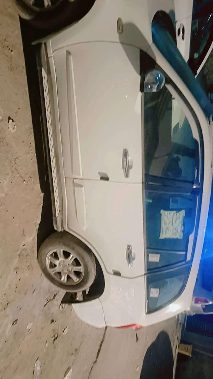 موديل ٢٠١٣ • عاطلة • كاميرا خلفية