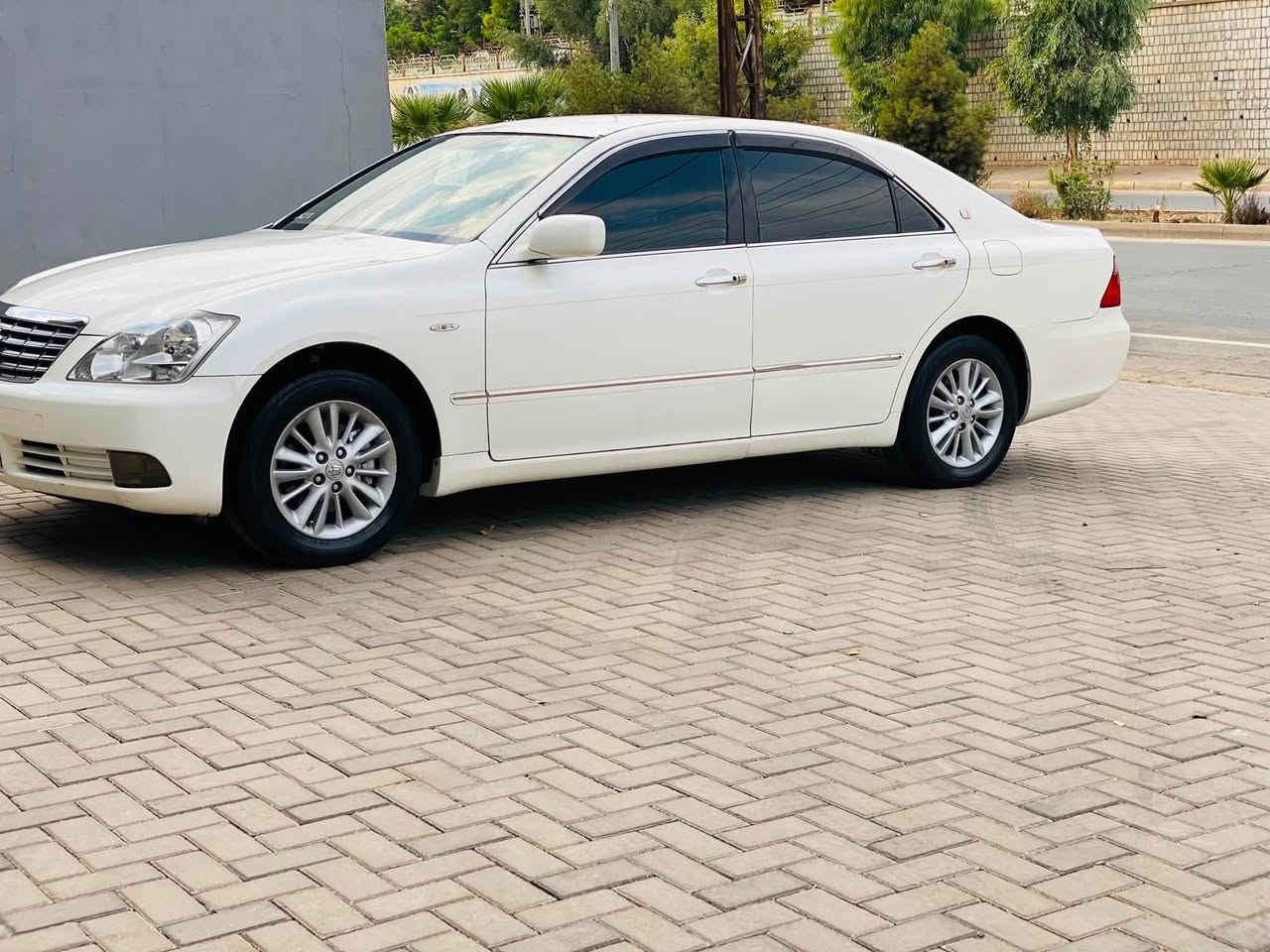 بةناوي خواي گةورة
شاهينة 2006. بةسمة رةساصي.       براوة ✅
180ي گيرگةورة كةم بةنزين خوري مةرغووب
كامل مةسروف. جامي هةلگيراوة. بريكي بةسراوة
تةبريد گةرموو سارد بةشةرت
بي دةعمو ليدراوي و قرج
سةخفو حيزام و كةڤةر بةشةرت
گيرو مةكينةو اكسل و تةقةو رةقة بةشةرت
كودم بوكردوة بةناوي خومةوةية 
وةكو رةسمةكان نةبوو نةتةوي
سعري 51$مةجال.    لةسةيدصادقم
***********فايبةر واستابي لةسةرة
