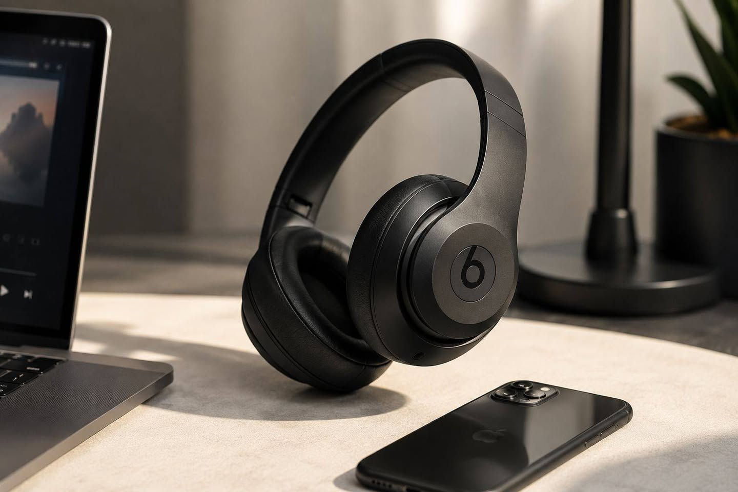 واتساب ***********
Beats Studio Pro – سماعات لاسلكية بإلغاء الضوضاء النشط

حوّل تجربة الاستماع إلى عالم من الصوت الغامر والدقة مع Beats Studio Pro

تصميم أنيق وأداء صوتي متقدم لمحبي الموسيقى والتقنية

نمط السماعة: فوق الأذن (Over‑Ear)

الاتصال اللاسلكي: Bluetooth Class 1، الإصدار 5.3

الاتصال السلكي: USB‑C يدعم Lossless Audio

مدخل سماعة تقليدي: 3.5 ملم

إلغاء الضوضاء: Active Noise Cancelling (ANC) قابل للتكيف

وضع الشفافية: يسمح بسماع الأصوات المحيطة دون نزع السماعة

الصوت المكاني: Spatial Audio مع تتبّع حركة الرأس (الأجهزة المدعومة)

مؤشر البطارية: مقياس مستوى وقود البطارية ومؤشر الشحن

يدعم الهاتف المحمول / MP3 / CD / الكمبيوتر الشخصي، وما إلى ذلك

شحن USB: DC5V IN

نسبة الإشارة إلى الضوضاء: 88 ديسيبل

مسافة الاتصال اللاسلكي: 10 أمتار

طاقة الخرج: 35 مللي واط

التردد اللاسلكي: 2.401-2.480 جيجاهرتز
محرك Beats Acoustic لتجربة صوتية استثنائية

إلغاء الضوضاء التكيفي لتقليل الضوضاء المحيطة بذكاء

ميكروفون للتحدث عن بعد أثناء المكالمات

ثلاثة أنماط صوتية مدمجة: Beats Signature، Entertainment، Conversation

تشغيل تلقائي/إيقاف تلقائي عند ارتداء أو نزع السماعة

واجهة سهلة الاستخدام وتحكم عبر الأزرار أو اللمس

يدعم Wi-Fi وBluetooth

يتوافق مع أجهزة iPhone وiPad
