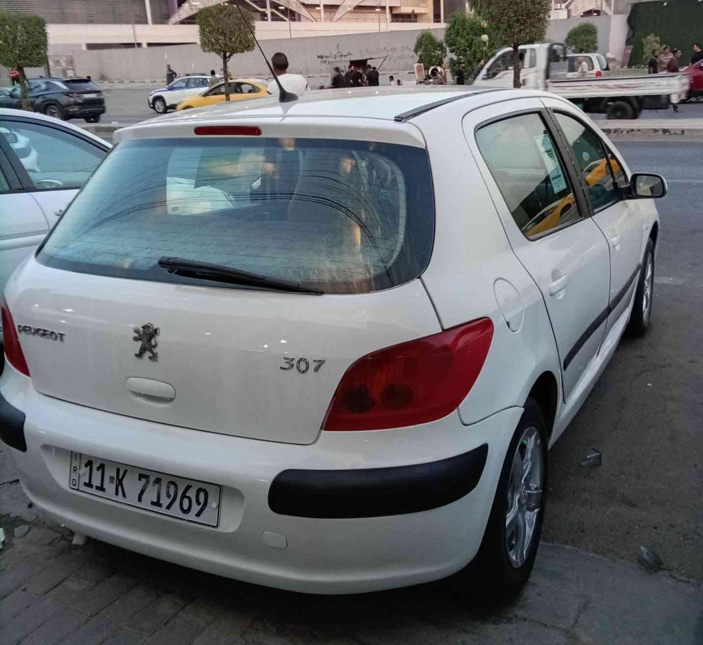 بيجو فرنسي موديل 2005 سيارة جاهزه كير محرك صدر تبريد مكفولات بيه صبغ عام مكفوله من ضربه سعر 50 بيه مجال قليل شراي يتصل مكاني بغداد رقمي ***********
