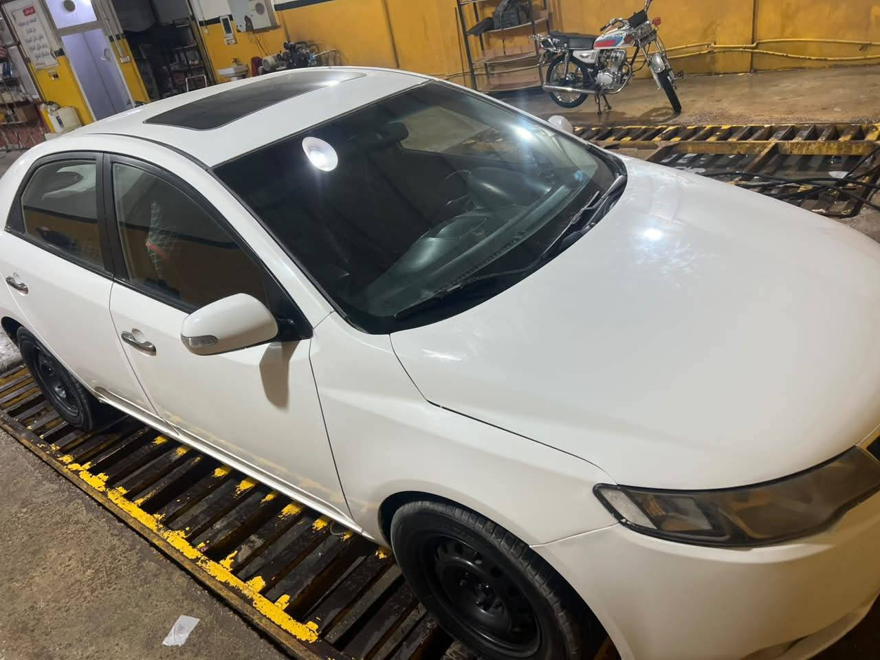 سيراتو موديل 9 رقم بابل بيه 3 قطع صبغ والغد شويه بي تعمير  فتحه تحكمات اشاير بلمري فول عده البصمه مانقصه برغي السعر 79 مكاني بابل شارع 60 فقط بيع ***********
