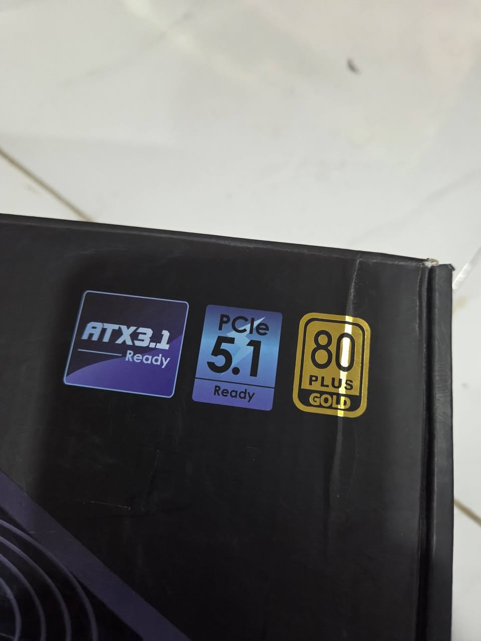 قطع  استخدام كلهن قليل اقل ست اشهر 

 • CPU: Intel Core i7-14700KF 
500 الف مع سوكت lga1700

• GPU: ASUS ROG Astral RTX 5080 3100 الف

• Motherboard: MSI Z790 Gaming Plus
 WIFI 300 الف

• CPU Cooler: Thermalright Trofeo Vision 360 Liquid 175

• PSU: Segotep GM1000W 1000W 80+ 
Gold 150 الف
شلع كامل 4200 اربع ملايين وميتين
مكاني بغداد الحريه 
***********
