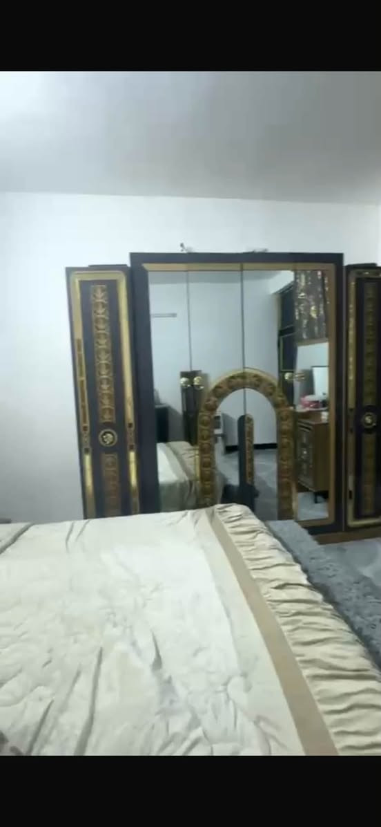 غرفه نوم للبيع للاستفسار ***********
