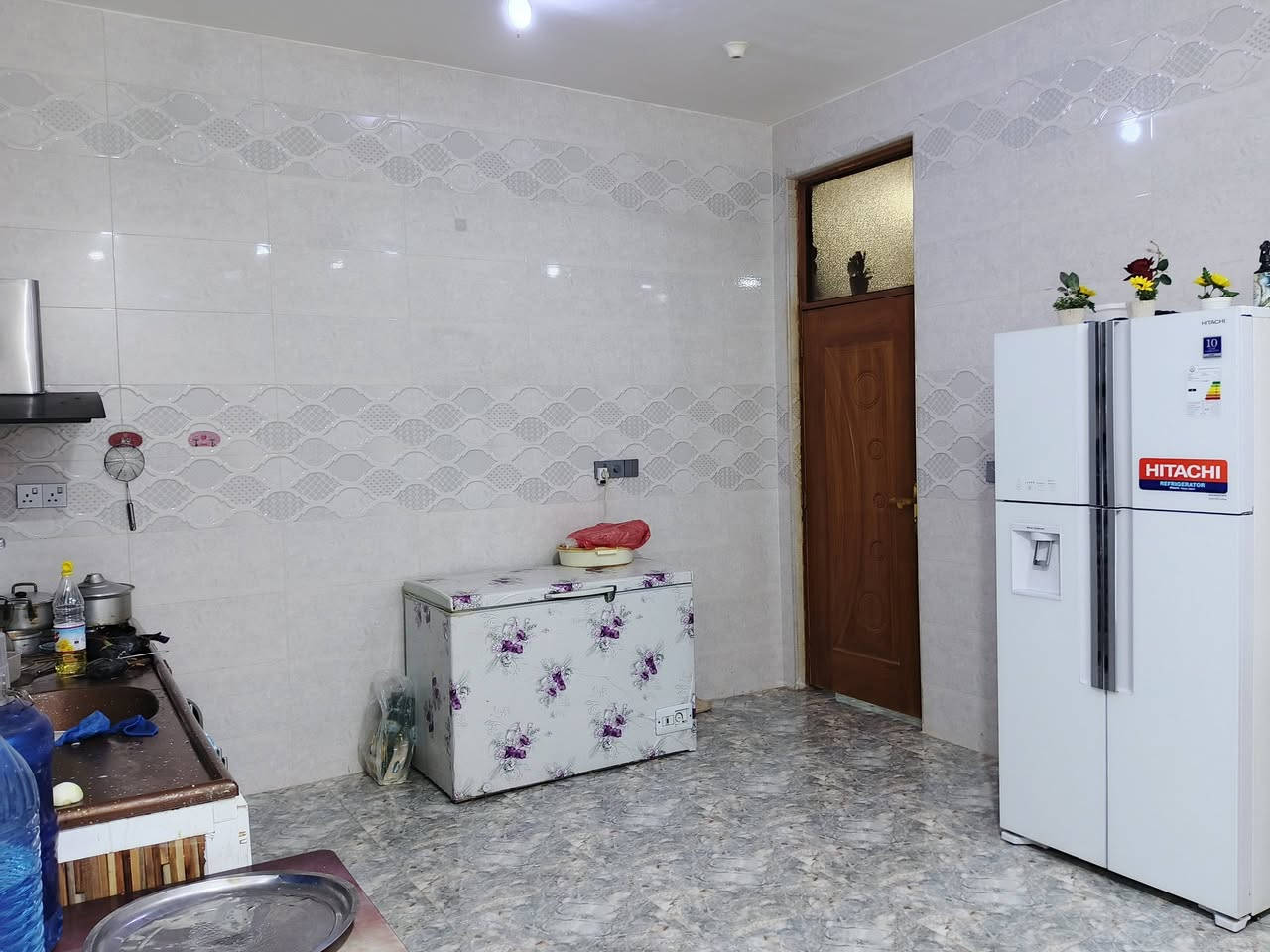 السلام عليكم بيت 200م25حق التصرف خلف مجمع نجم الدين ستي يحتوي على غرف نوم 2....4×5هول 4×9 مطبخ 5×5...ستقبال 6×4.مع قمرية كيسبان للتواصل***********
