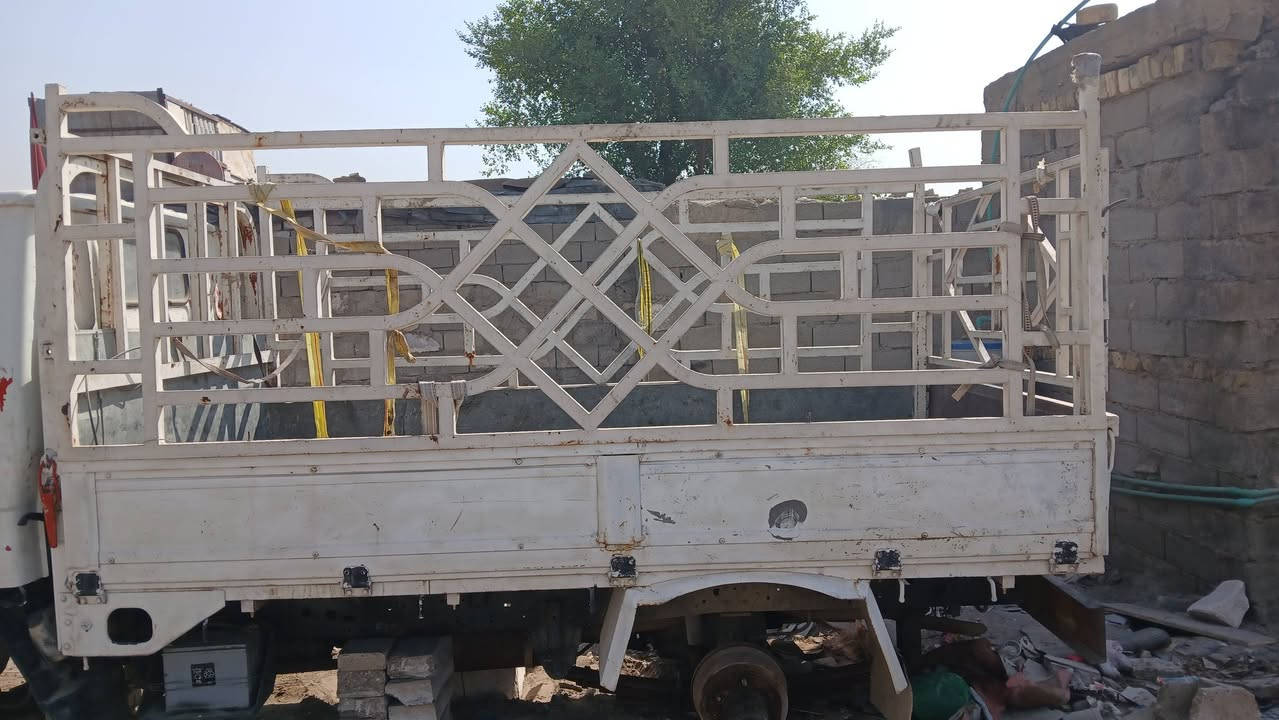 للبيع بدي تيوتا  داينا مع المحجر تغليف بعده جديد مكانه بغداد ***********

