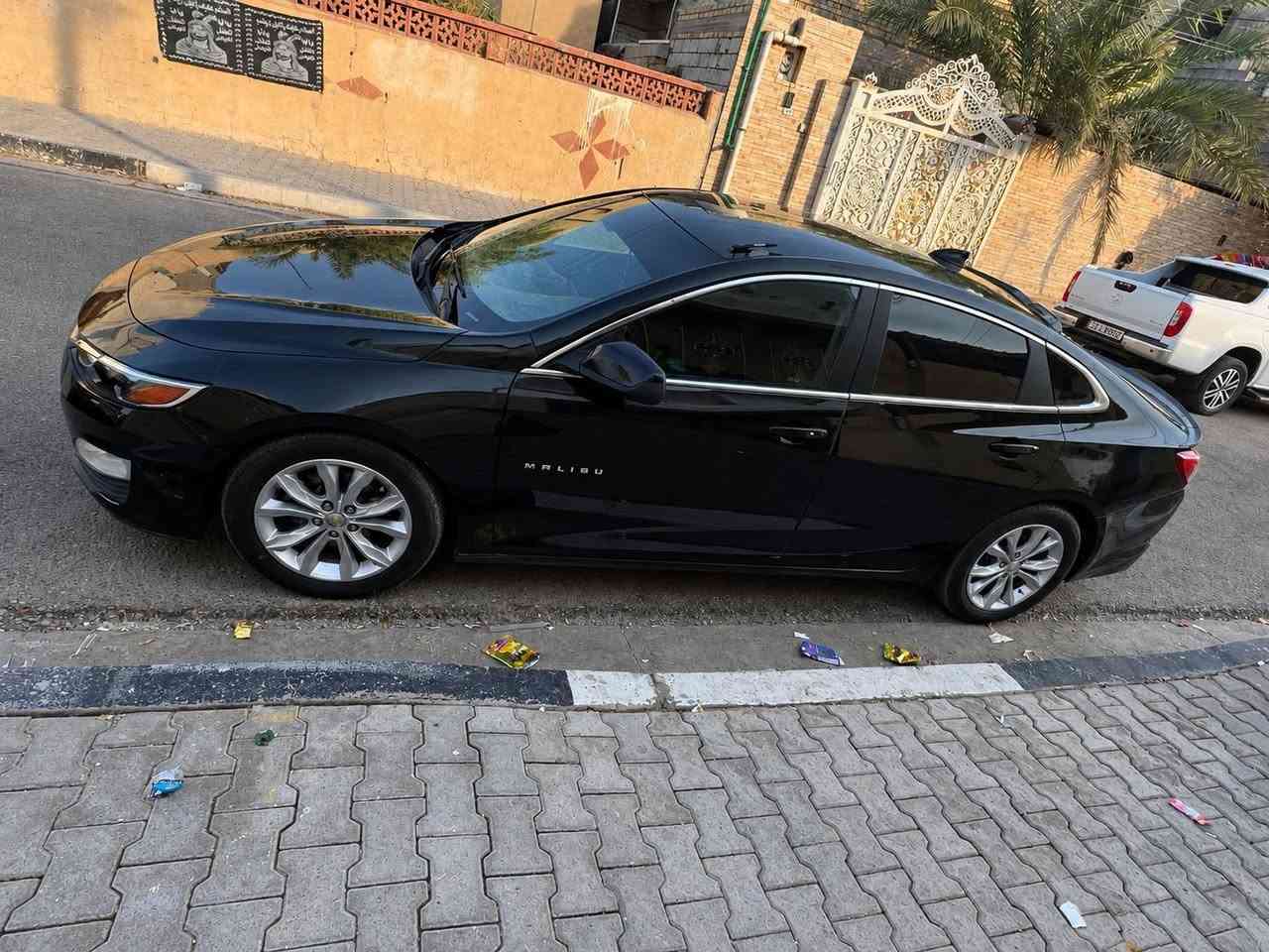 شفروليه ماليبو 2022 LT للبيع
الموديل: شفروليه ماليبو Malibu
السنة: 2022
الفئة: LT
المحرك: 1.5 لتر تيربو – 4 سلندر
القوة: 160 حصان
العزم: 184 رطل-قدم ≈ 249 نيوتن.متر
القير: CVT أوتوماتيك
الدفع: أمامي FWD
عدد المقاعد: 5
سعة خزان الوقود: 59.8 لتر تقريبًا
استهلاك الوقود: 29 مدينة / 36 طريق سريع MPG
الجنوط: ألمنيوم 17 إنش
الشاشة: 8 إنش
Apple CarPlay: موجود
Android Auto: موجود
Bluetooth: موجود
كاميرا خلفية: موجودة
مثبت سرعة: موجود
تشغيل ودخول بدون مفتاح: موجود
مقاعد خلفية قابلة للطي 60/40
تحكم بالمقود: موجود
نظام ABS وفرامل ديسك أمامية وخلفية �
Edmunds +0⃣7⃣7⃣3⃣8⃣1⃣1⃣1⃣3⃣9⃣4⃣ البصرة, العراق

نص مكتوب في الصور:
- iQ
