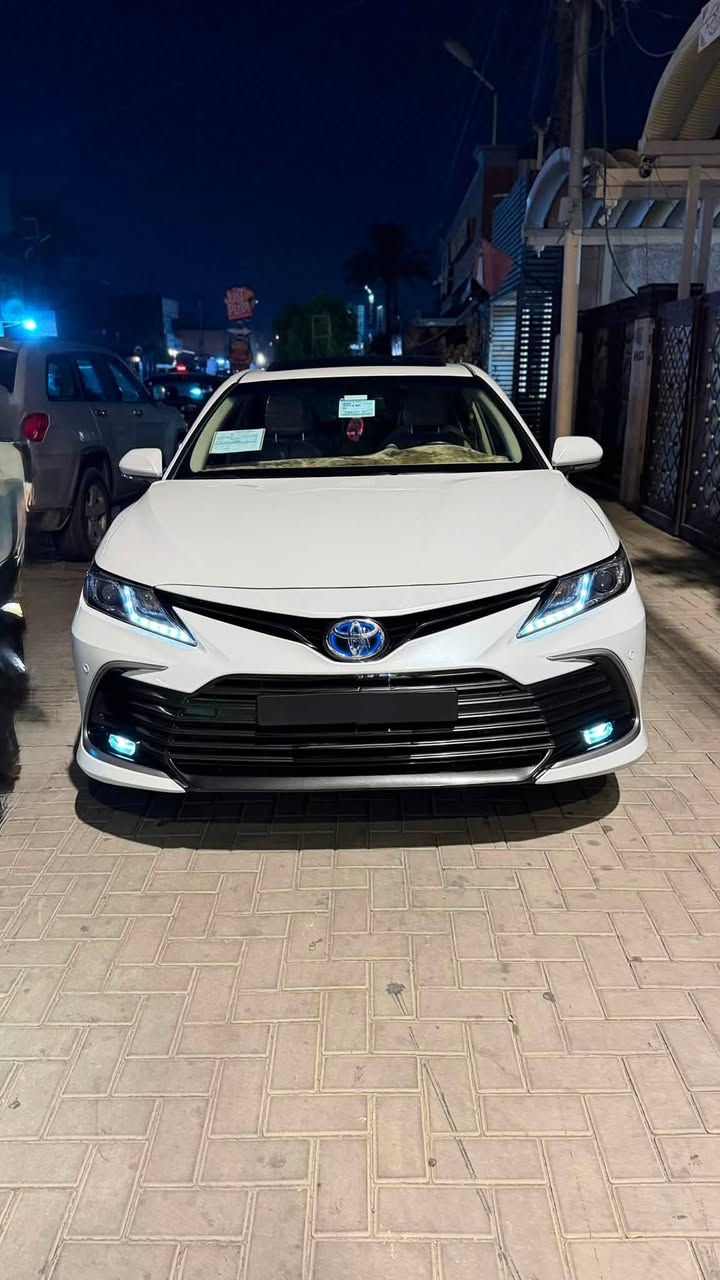 السلام عليكم للبيع كامري 2023 خليجي وكالة عبد الطيف
GLE رقم بغداد الجديد 
سياره فول موصفات ومكفوله كفاله عامه بدون اي ملاحضه بصمه فتحه برده خلفيه لابت اوتو كرسي كهرباء شاشة وسائط سياره فول موصفات ماشيه 50 الف كيلو 
السعر 233 وبيه مجال 
العنوان بغداد قرب تقاطع الدرويش 
*********** 
سياره جديدا جداااا بدون ملاحضات سياره كفاله عامه وع ايد وحده من زيرو
