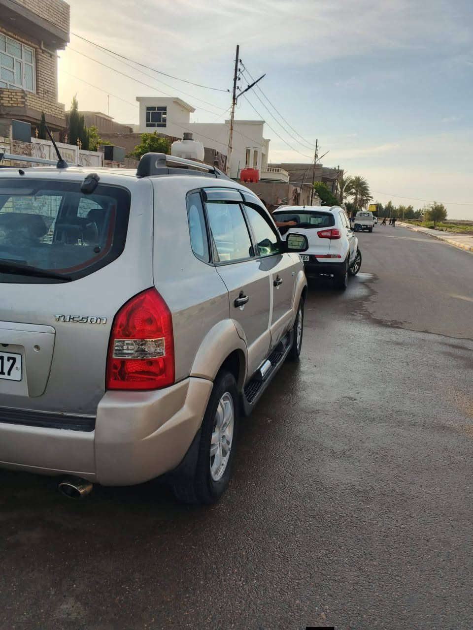 توسان 2008 خليجي مكفولة ما عدا شخط بالباب وراء السايق سنوية جديدة السعر 98 وبيها مجال قليل حق جيتك رقم الهاتف ***********
