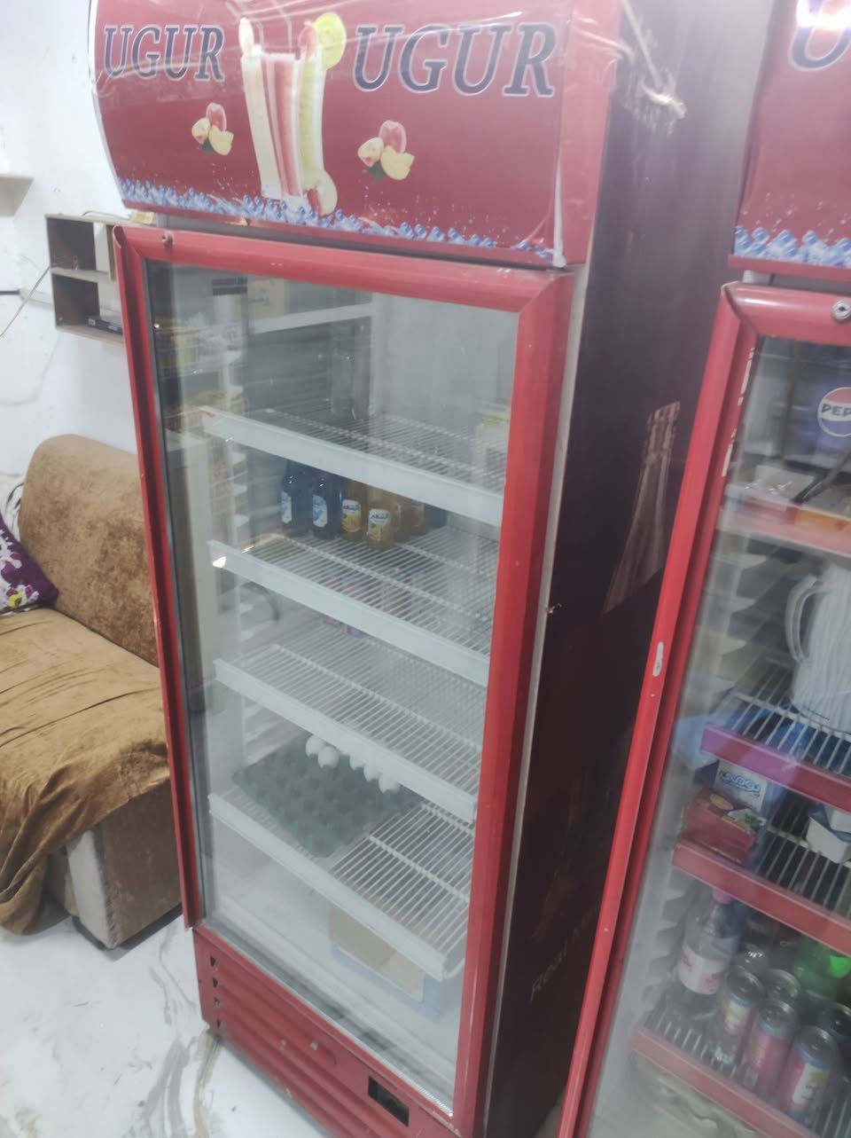 متااااح عارضه عموديه تركيه حجم كبير.تبريد ممتاز.. السعر ٣٥٠ .مجال قليل..***********
