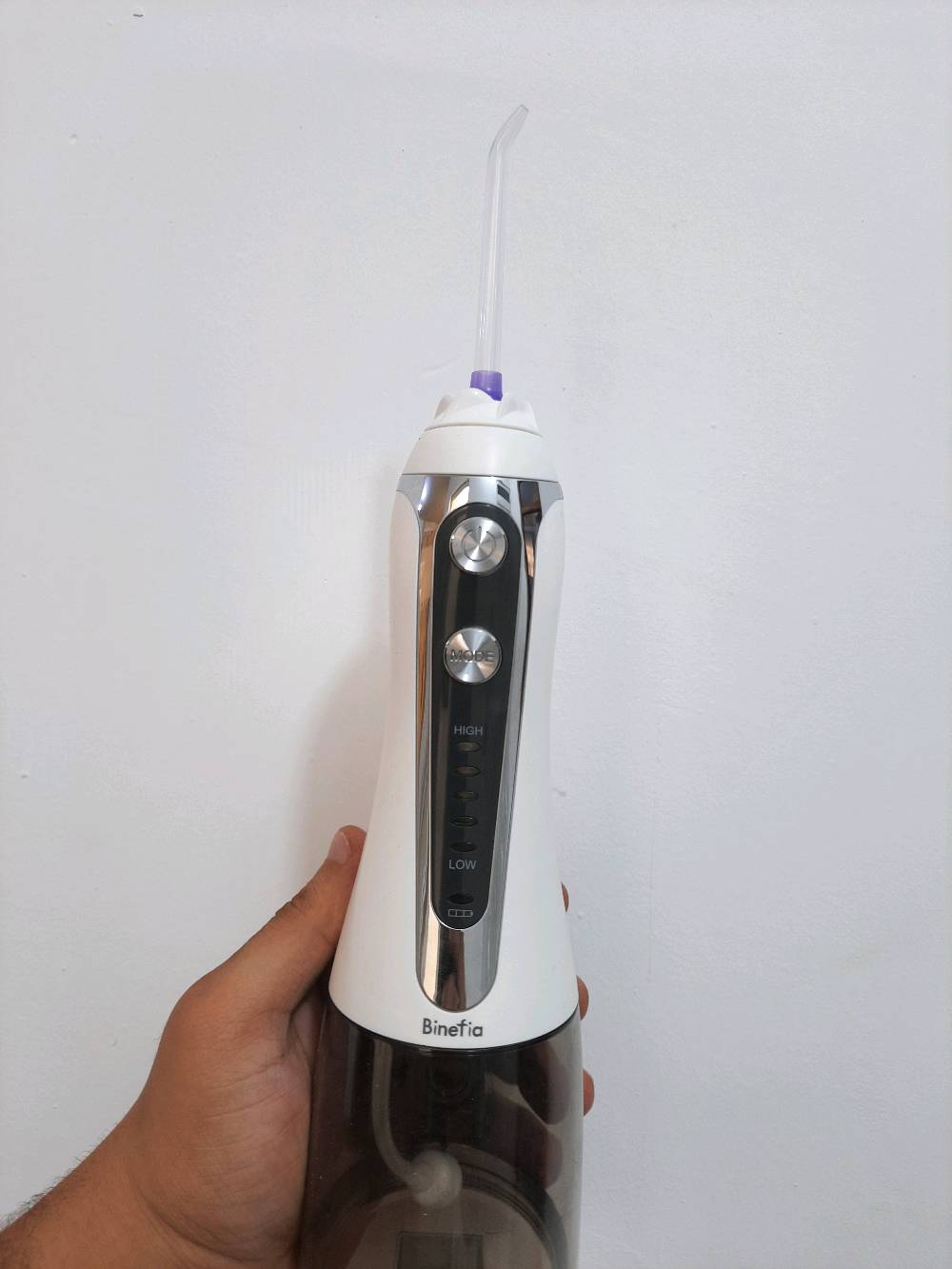 جهاز صحة الفم والاسنان 
خيط اسنان مائي تنظيف عميق و سرعات متعدده
شنو موديل الجهاز بالضبط من Binefia؟ وهل هو جديد لو مستخدم؟: 
مستخدم
شنو الملحقات اللي تجي وياه بالضبط: عدد الرؤوس/القطع، الشاحن، والعلبة الأصلية؟: 
ملحقات شاحن و راس تنظيف
أكو بيه أي عطل أو ضعف بالضغط أو التسريب، لو شغال 100%؟: 
شغال ١٠٠%
وين موقعك بالعراق؟ وشنو طريقة التسليم/التوصيل والسعر النهائي؟: 
بغداد البياع 
