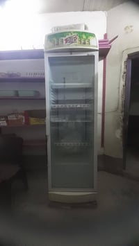 ثلاجة • استخدام قليل • سعر مناسب
