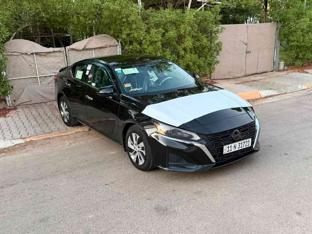 🚗 للبيع نيسان ألتيما. 2023  S   🚗
وارد أمريكي / رقم بغداد   بأسمي شرط التحويل  رقم الدولي الجديد هزه وفحص  كله جديد
محرك مكفول 🔧 / كير مكفول
تخم تايرات جديد مبدل
باتري جديد
صدر ع الوكاله كامل 
 حادث السياره طخه بسيطه يم الرقم الخلفي فقط والباقي كفاله عامه شرط  بدون ارباك 
 بدون فتح بجم كبس ع وضع الشركه  موضح بل 
  سونار  صفاح موس مكفوله كفاله عامه ماشيه 51 mi    (باقي السيارة وكالة)
مواصفات السيارة S شاشه جبيره . 
محرك 2.5 لتر / 4 سلندر اقتصادي وقوي تنفس طبيعي 
شاشة لمس وسطية 8 إنج مع بلوتوث و USB وكار بلي  
سستم كامل سبورت رياضي 
كاميرا رجوع خلفية 
نظام سبورت
لايت زنون +لد نهاري 
ستيرن رياضي D + كاربون فايبر 
بصمه تشغل 
مثبت سرعه  
رادار امامي وخلفي وجانبي 
توقف ذاتي وخروج ع المسار 
نظام أمان حديث (ABS / Airbags)
تصميم أنيق ورياضي بلون الاسود القطران      
سيارة كاملة مكملة تجي تفحص وتشوف بعينك كعدتها حلوه وسيارة ما تصرف عليها كلشي سعر 143 وبيه مجال 
مكان السياره ديالى بعقوبه   
***********

