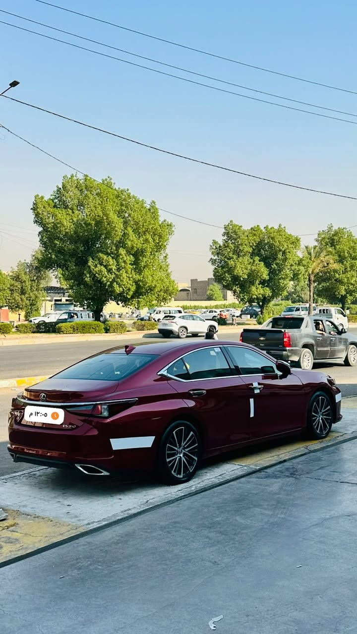 ✨ لكزس ES350 موديل 2023 – فخامة، نظافة، ومواصفات كاملة ✨
🚘 Lexus ES350 –موديل 2023 🤍 

 📍 السيارة كلها كبس داخل، وسيرفس شركة ساز 🔰 محرك 3.5 لتر 📊 الممشى: 39 ألف كم

وارد امريكي ✅ كلين تايتل ✅ فتحة سقف ✅ حساسات 360° ✅ كراسي كهرباء (السائق والراكب) ✅ تبريد للمقاعد (قطعتين) ✅ مستشعرات وقوف ✅ مانع الانحراف عن المسار ✅ توقف ذاتي عند الاقتراب من المركبات ✅ 3 وضعيات قيادة ✅ نظام النقطة العمياء ✅ إضاءة LED داخلية كاملة ✅ Auto Hol

💎 سيارة نظيفة جداً وجاهزة، مناسبة لمن يبحث عن الفخامة والاعتمادية.

📞 للاستفسار: *********** 

.

للبيع او مراوس 

الــســعــر ✅ :: اتصل

_____________________________

نص مكتوب في الصور:
- ١٢:٠٥ م