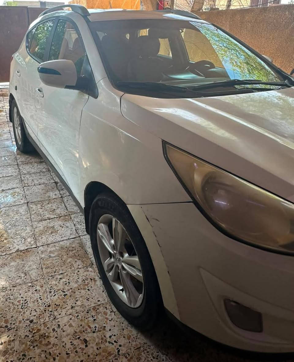 سيارة توسان موديل ٢٠١١
كير مكينة تبريد كلة شغال 
حادثها صفحة بيهة اكثر من قطعة صبغ ابيع احزام
سعر ٩٠ للاستفسار رقم بي واتساب‏‪***********‬‏
مكان بغداد

