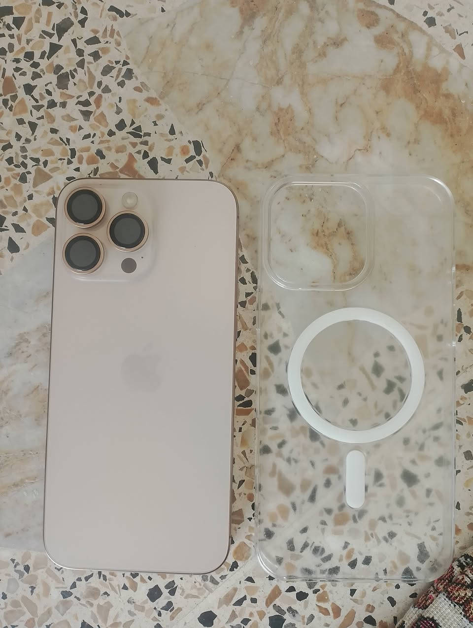 آيفون ١٦ برو ماكس • نضيف • بطارية ٩٠٪