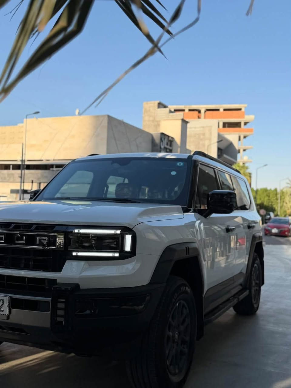جيتور  G700 جي  موديل:- 2027
ماشية 4.700 الاف 

فئة السبورت 5 راكب داخل مشمشي

كاملة من الكماليات الخارجية و الداخلية 

و البرمجة يعني بيهة يوتيوب بس الكماليات صارف علية مليون 

جيتور G700 سبورت (بلك-إن هايبرد 🔋)

المحرك: 2.0 لتر تيربو 4 سلندر حقن مباشر+ محركين كهربائية القوة الاجمالية 904 حصان

عزم الدوارن (نيوتن-م) : 1135 (محرك البنزين + الكهرباء)

ناقل الحركة:  أوتوماتيكي مخصص لنظام الهايبرد 2DHT

نظام الدفع : دفع رباعي - موتور ثنائي

المدى: بشحنة كهربائية وتعبئة وقود كاملة يصل إلى 1000 كم (WLTP)

سعة البطارية كيلووات/س: 34.13

نظام تعليق متوازي مزدوج (دبل ويشبون) امامي وخلفي

الضمان الأساسي وضمان البطارية: 8 سنوات او 300,000 كم (ايهما اولاً)

ضمان المحرك: 10 سنوات او 1،000،000 كم (أيهما اولاً / للمالك الأول)

المواصفات

*فتحة سقف بانوراما

*ويل الالمنيوم قياس 20

*كاميرات محيطية 540 درجة

*حساسات اصطفاف أمامية وخلفية

*نقطة عمياء

*شاشة عرض ترفيهية قياس 15.6 انج

*شاشة عريضة لمعلومات القيادة 35.4 انج

*نظام صوتي فاخر 12 سماعة

*ابل كاربلاي واندرويد اوتو لاسلكي

*مقصورة الركاب من الجلد الفاخر

*المقاعد الامامية والخلفية مبردة

*مقعد السائق كهربائي مع ذاكرة ووظيفة الترحيب

*مقعد الراكب كهربائي مع ذاكرة ووظيفة الترحيب ومسند للساق

*المرايا الخارجية قابلة للطي كهربائياً

*قفل/فتح النوافذ والبانوراما بالبصمة

*خاصية إغلاق نوافذ وفتحة السقف عن بعد 

*دخول ذكي (بصمة)

*الصندوق شفط وبالبصمة

*دواسات جانبية  

*مصابيح أمامية وخلفية أوتوماتيكية LED مع مصابيح نهارية

*وسائد هوائية امامية، وسائد هوائية امامية جانبية، ستائر هواء جانبية

📍 موقعنا: بغداد 

للأستفسار  اتصل على الارقام 

*********** 📞

#جيتور #G700 #2027  #جي #العراق🇮🇶 #بغداد_العراق🇮🇶
