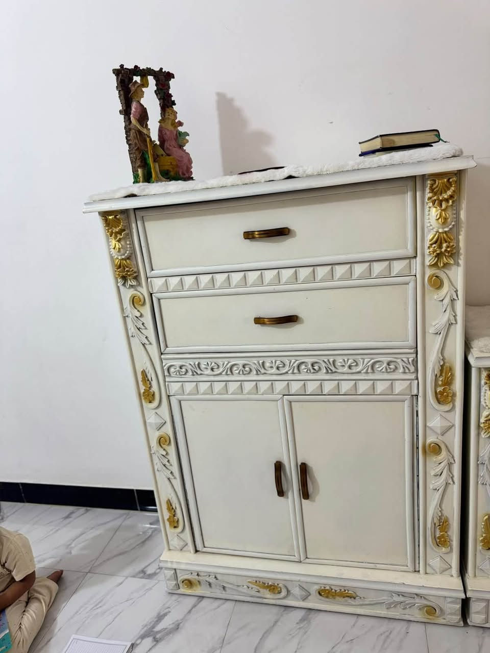 سلام عليكم
غرفة نوم للبيع نظافة ٨٠٪؜
عدى سرير اطفال 

***********
