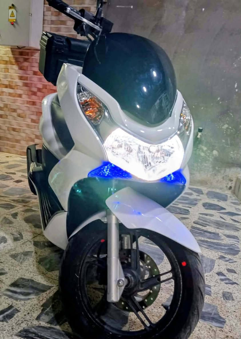 السلام عليكم
درجه للبيع او مراوس حسب القناعه 
Pcx موديل 2018 
لون أبيض صدفي 
الدراجه كفاله عامه  من محرك من كفرات من كلشي 
ماعدى الدبل الامامي بي صوت من اتطس طسه 
والصالنصه مزروفه من جوه 
سعره 1450
للاستفسار الاتصال ***********
مكانه ديالى بعقوبه بهرز
