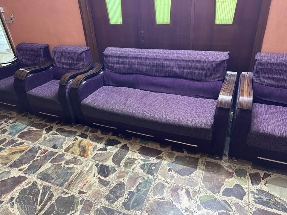 تخم ونص البيع بسعر مناسب جدأ عنوان بغداد كمالية 
***********
