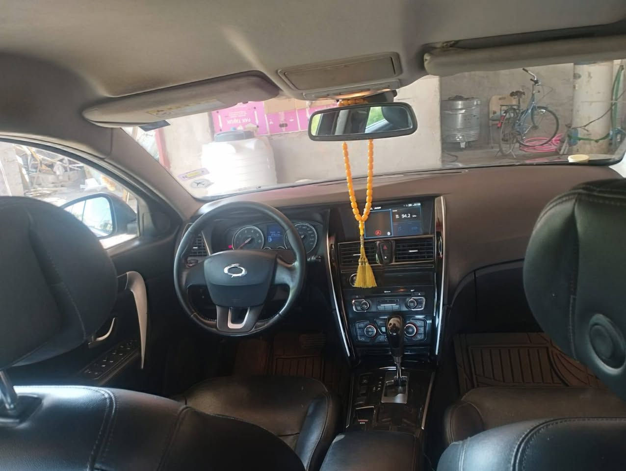 سعر 110 وبيه مجال
*********** 
ريو سامسونج اس ام سبعه..موديل 18 رقم بابل بأسمي وكاله عامه مروريه ...كامل المواصفات ماعدى الفتحه..استيراد خاص مو وارد .... السياره بلاد شركه ماعدى الحادث الي عندي صار بيهه شخوط وبنيد ....كير مكينه بلاد شرط ومكفول .......المكان الدوايه....السياره غاز بلاد انسه الصرف والعطل .....
