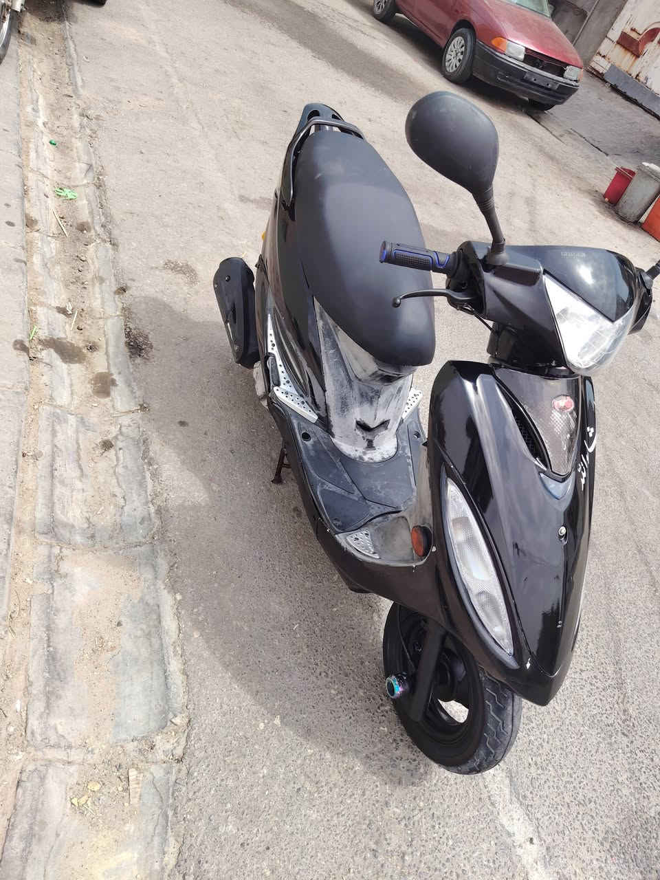 سلام عليكم دراجه كامكو جي فور دراجه كل نقص مابيها دراجه كهربائيات كله شغال دراجه شلعه ومعدل فول دراجه نضافه فول دراجه مامفتوحه دراجه اي نقص مابيها السعر 550 وبيها مجال المكان نجف الرقم ***********
