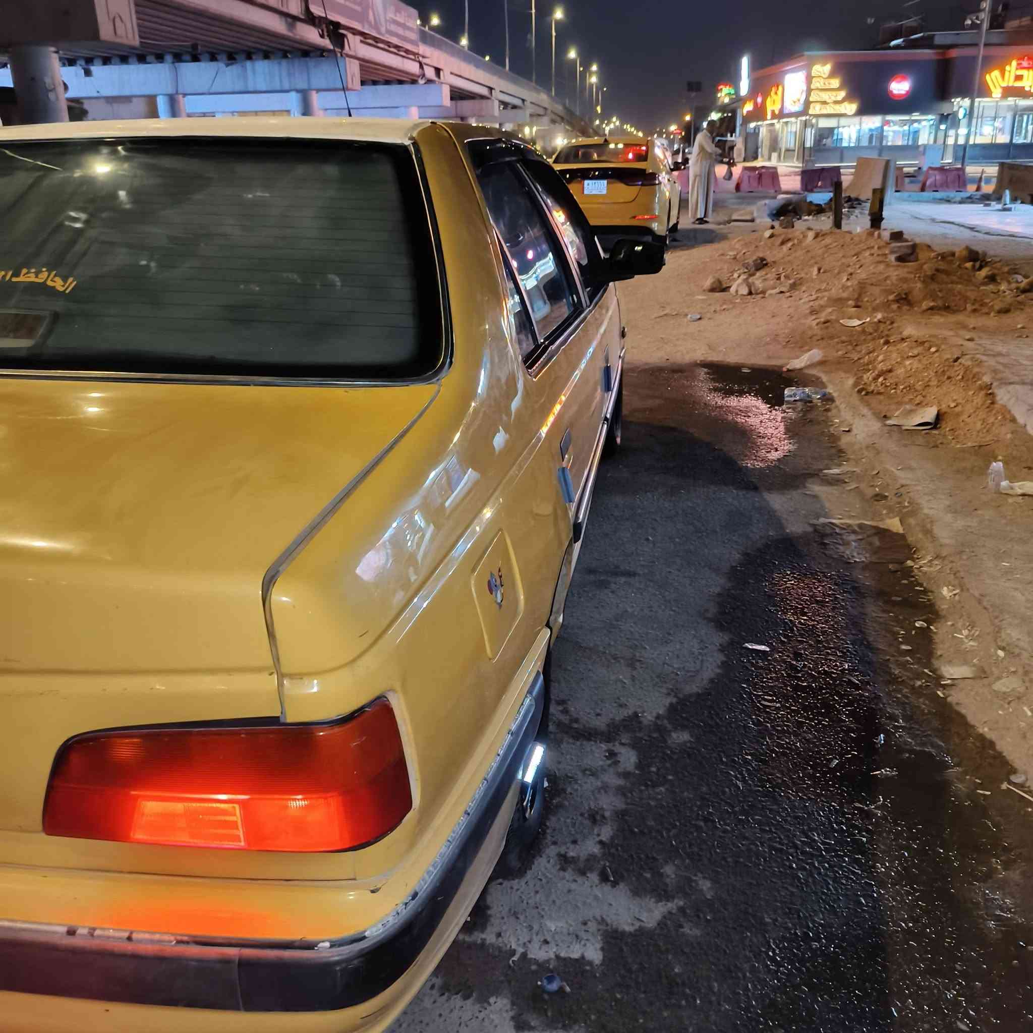 سلام عليكم بيجو بارص موديل 15 
رقم بابل انكليزي دولي مصفره هيئه وغرامات 
تبريد تدفئه سنتر لوك شاشه زينون 
بيها فقط بنيد طاير والباقي شخوطات خفيفه 
سعر 37 وبيها مجال قليل مكاني حله 
***********
